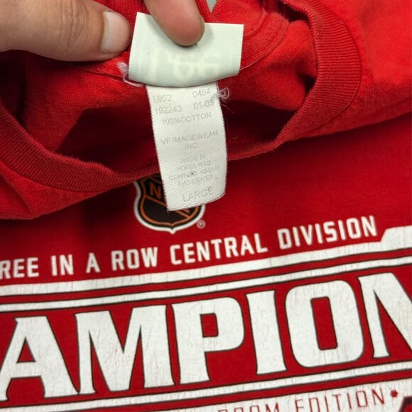 Vintage NHL 2003 Detroit Red Wing Champions TShirt Red Cotton Large - Picture 6 of 6
